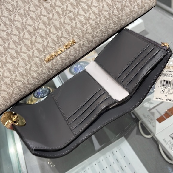 MICHAEL KORS CARMEN MEDIUM FLAP LOGO AND FAUX LEATHER WALLET 
HEATHER GREY MULTI - Picture 12 of 16
